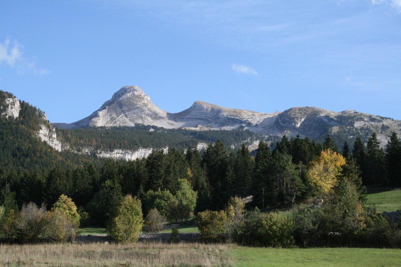 Auberge Des Deux Moucherolles Corrençon-en-Vercors Dış mekan fotoğraf